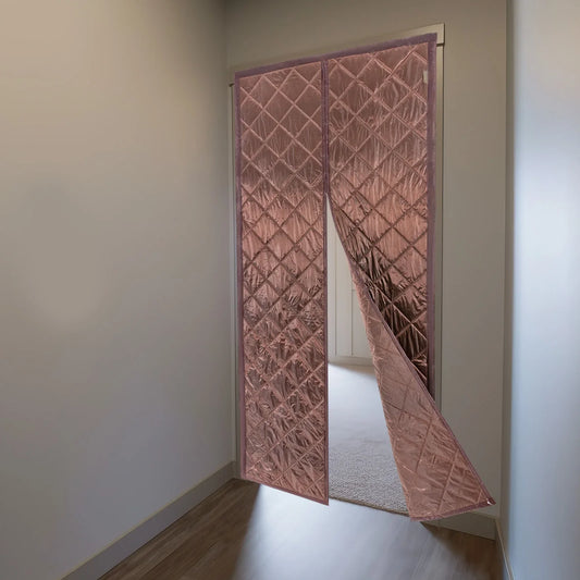 Door curtain with powerful magnets, PVC and cotton construction, great insulation, waterproof, UV and tear-resistant, perfect